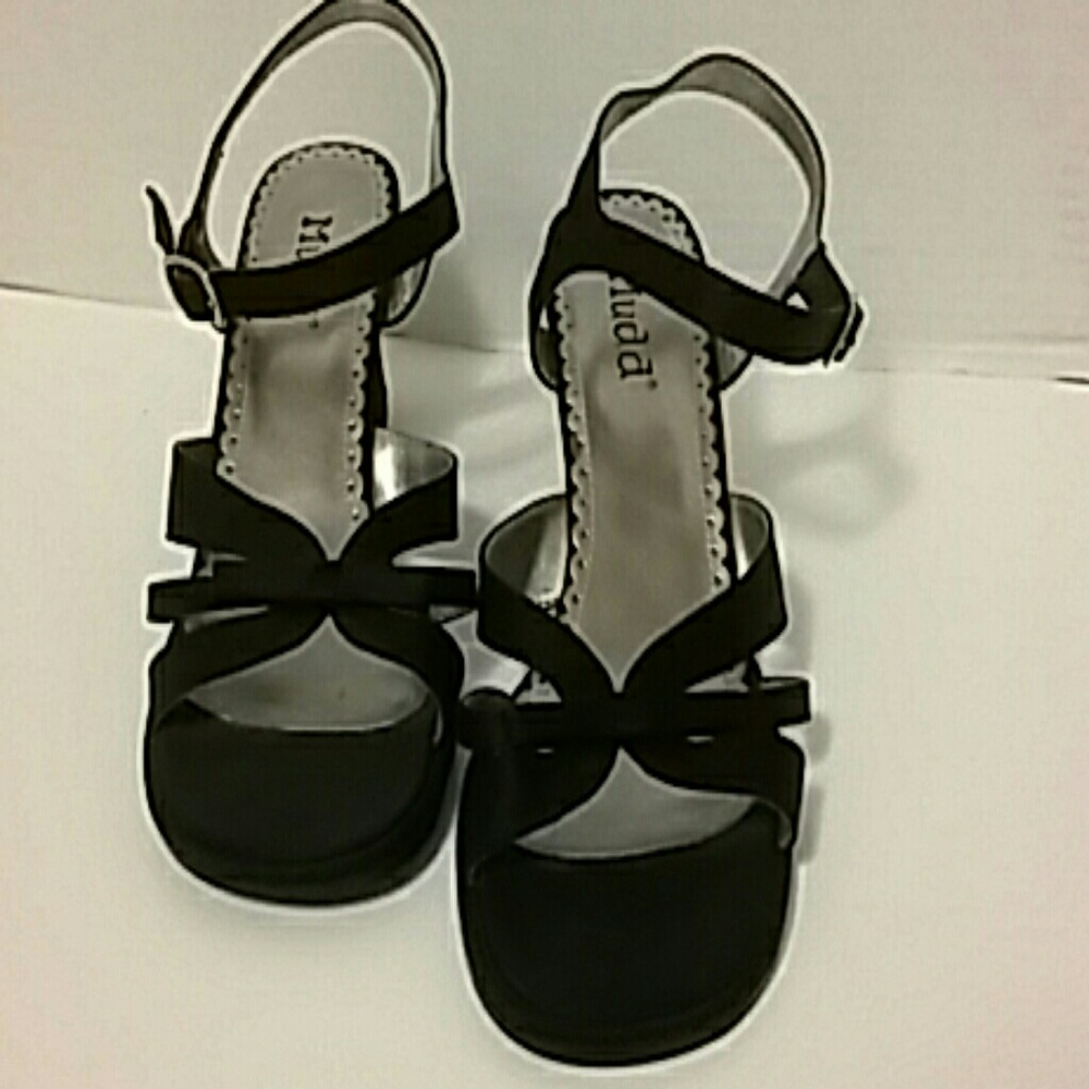 Mudd sandals